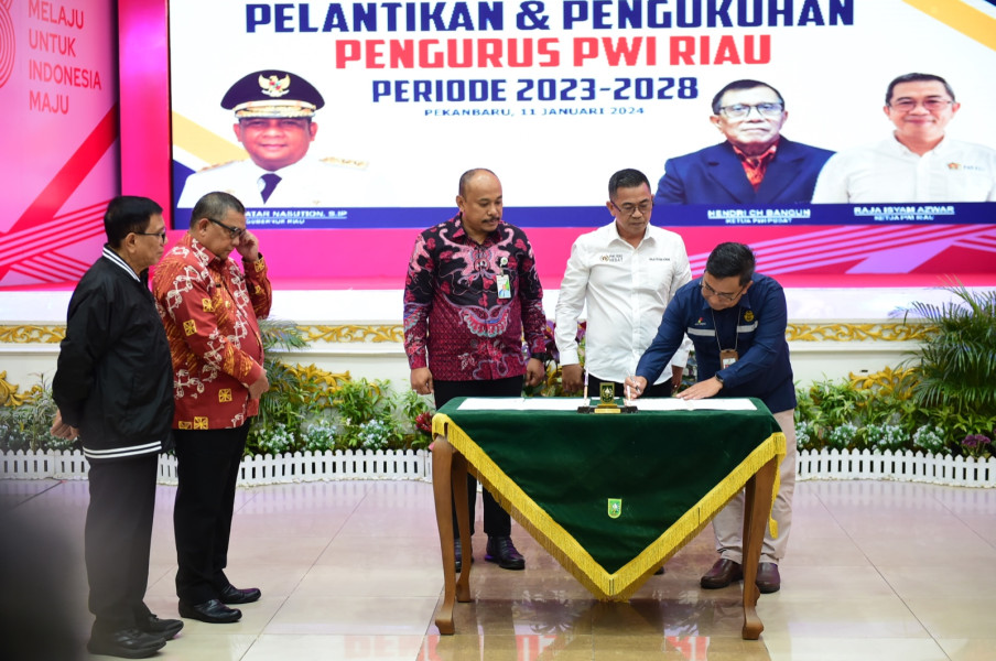 Penandatangan MoU BPJS Ketenagakerjaan bersama PWI Riau untuk Melindungi Para Wartawan