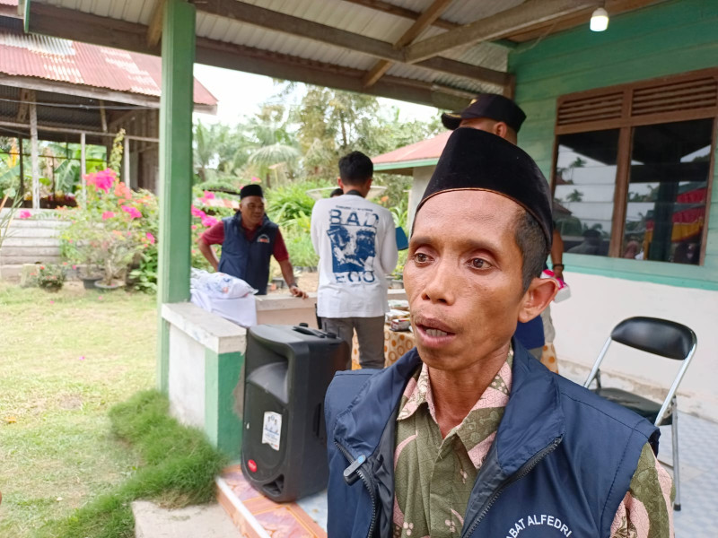 Akui Program Berobat Gratis Cabub Alfedri Bermanfaat, Warga Sabak Auh : Anak Saya Sembuh Gratis Lagi, Cuma Bawa KTP Siak