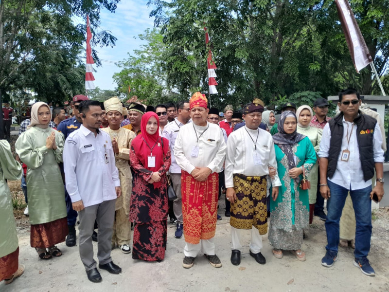 Irving-Sugianto Daftar Ke KPU Siak, Anak Buah Lawan Bos di Pilkada Siak