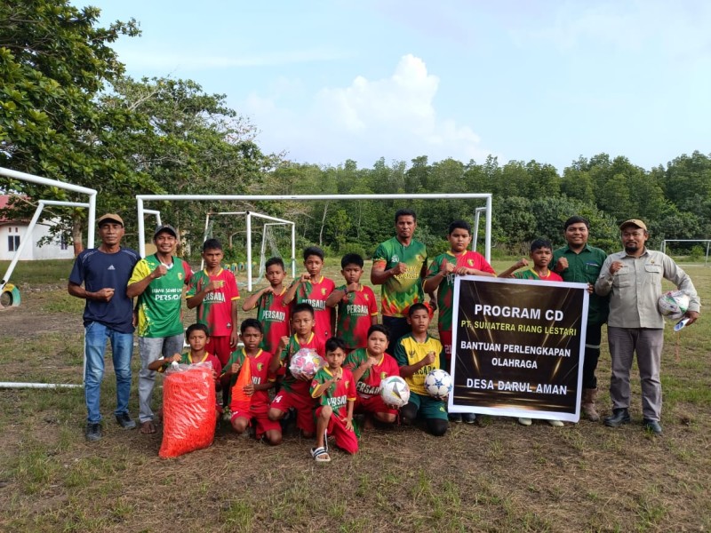 Persada Darul Aman Terima Bantuan Perlengkapan Sepakbola