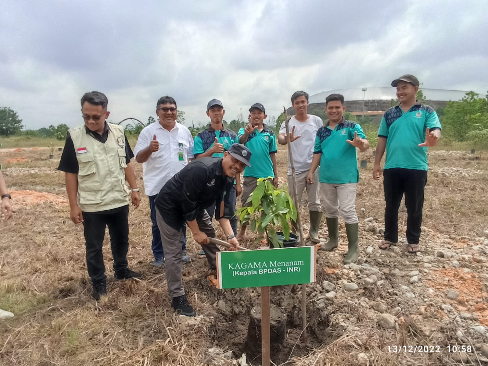 KAGAMA Riau: Menanam Pohon Untuk Kebaikan