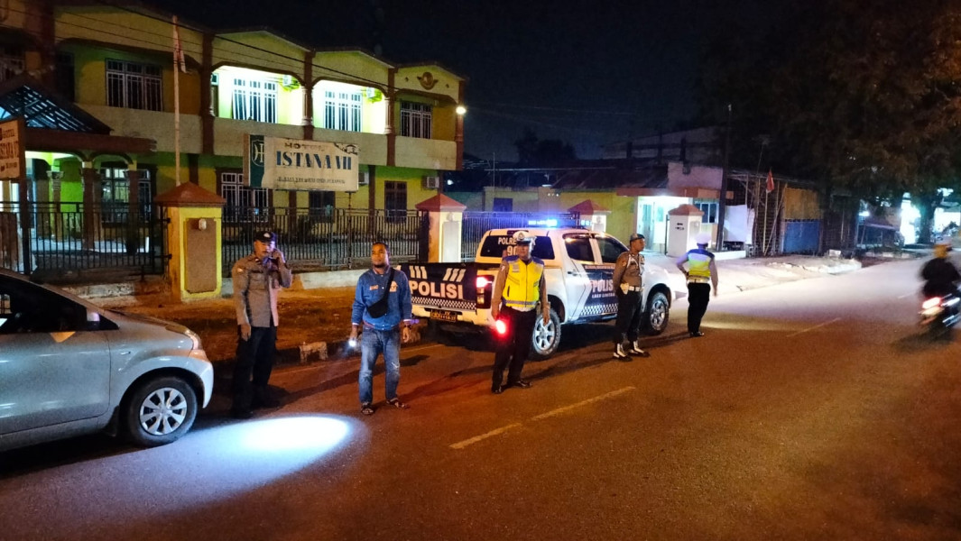 Antisipasi Kejahatan Dimalam Hari, Polsek Tualang Lakukan Patroli Blue Light