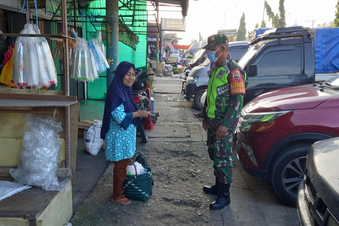 Sisir 2 Lokasi, Sertu Abdon Pardosi Beri Hukuman ke Masyarakat Yang Abaikan Prokes
