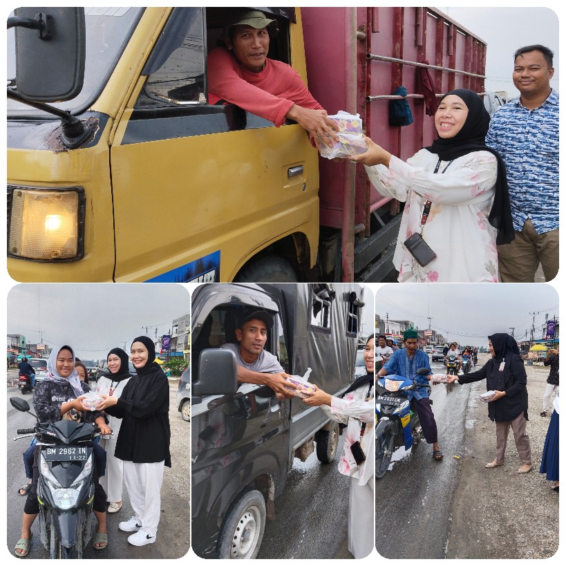 Berkah Ramadhan, BRKS Pasar Pangkalankerinci Berbagi Takjil Dengan Masyarakat Pengguna Jalan