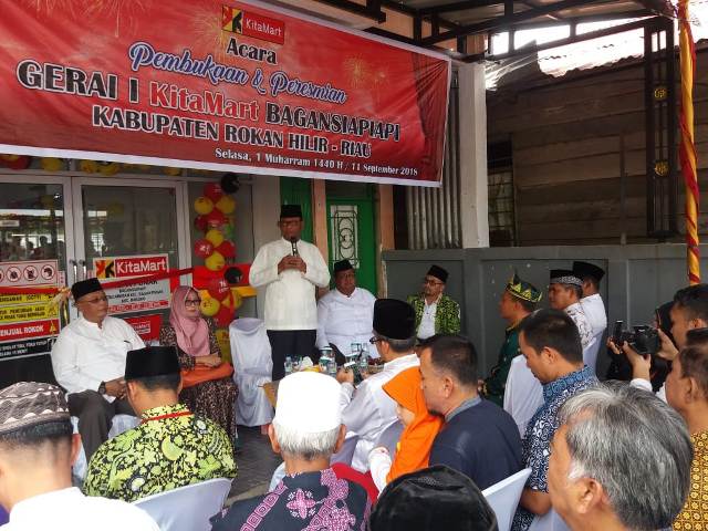 Bangktkan Ekonomi Umat, Bupati Suyatno Resmikan Pembukaan Gerai Kitamart