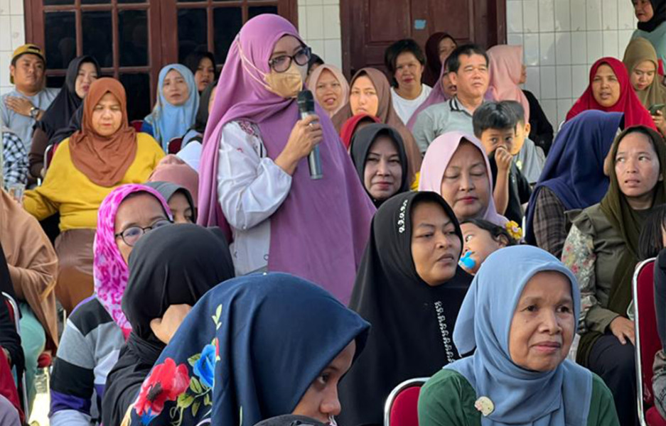 Anggota DPRD Roem Diani Dewi Laksanakan Pemyebarluasan Perda No 14 tahun 2018 di Kelurahan Kampung Tengah