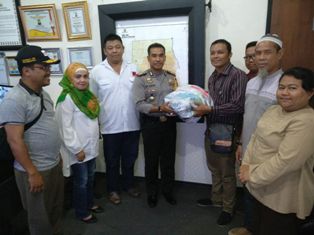 Wakapolresta Terima Spanduk Dukungan Masyarakat Kepada Polri