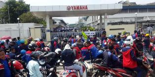 Yamaha dan Honda akan PHK Ribuan Karyawan