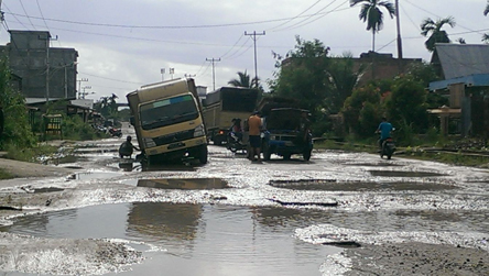 Kondisi Jalan Nasional Di Inhil Semakin Memperihatinkan