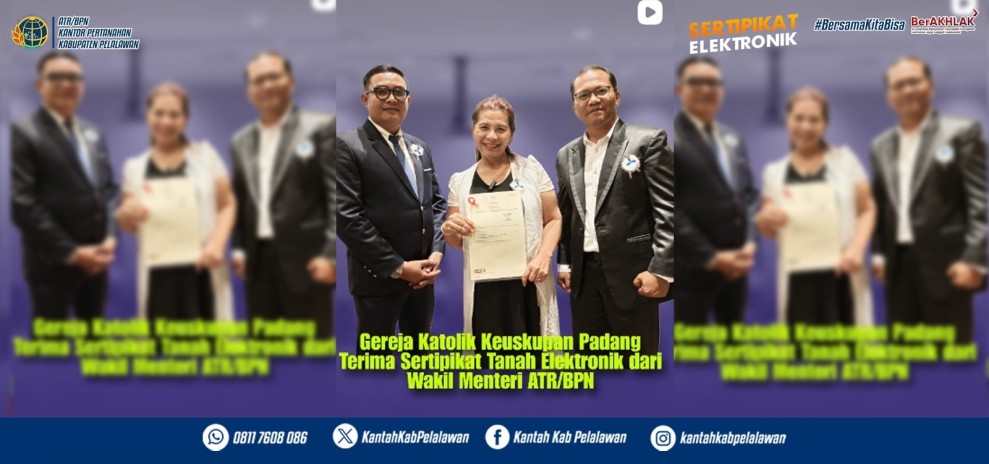 Gereja Katolik Keuskupan Padang Terima Sertipikat Tanah Elektronik dari Wamen ATR/BPN