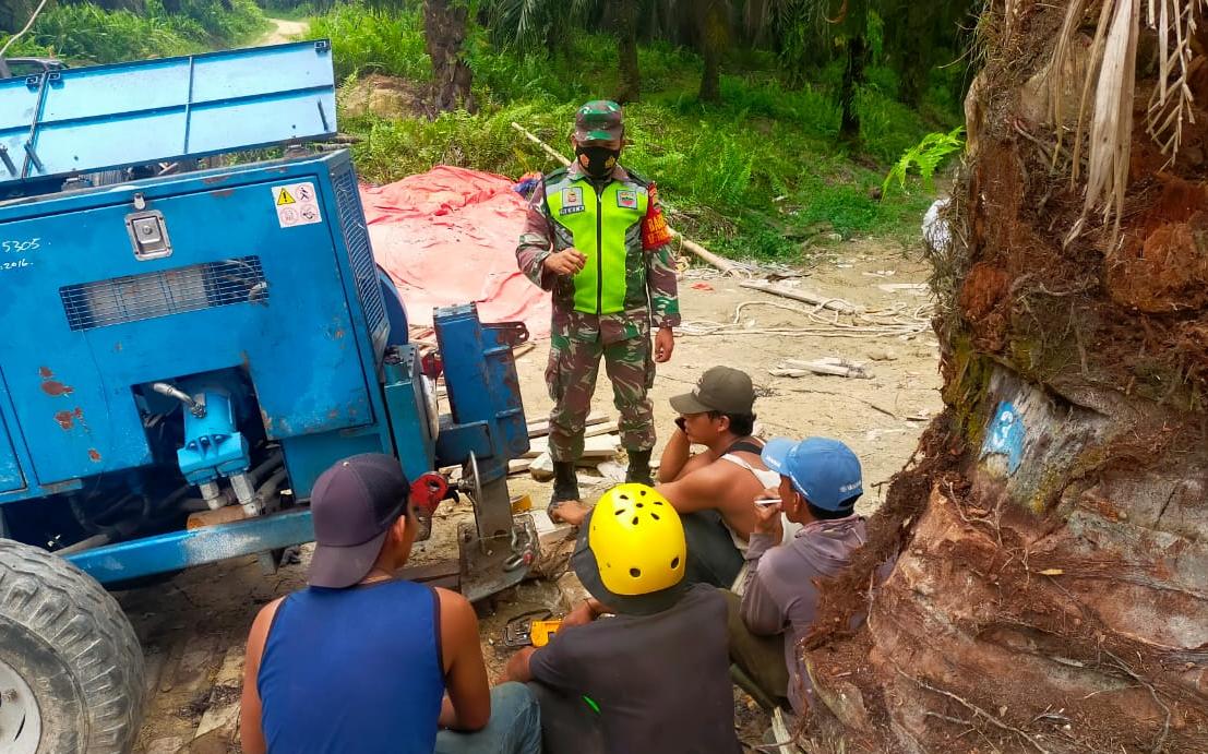 Saat Komsos, Kopda Heri Kiswanto Minta Warga Jaga Kesehatan