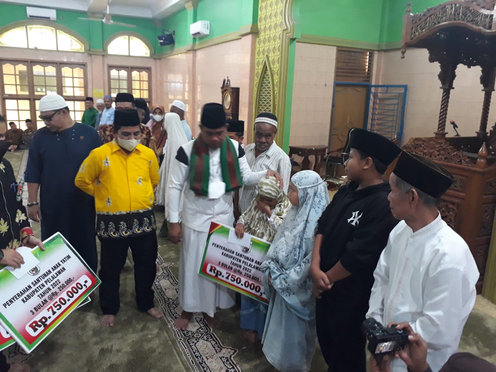 Safari Ramadhan Hari ke 3, Bupati Zukri Minta Masyarakat Salurkan Zakat ke Baznas