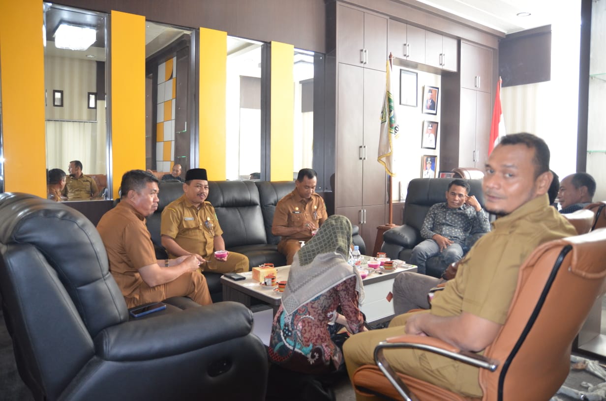 Pimpinan DPRD Rohil & Sekwan, Terima Silatuhrahmi Sekda ,Fauzi Efrizal