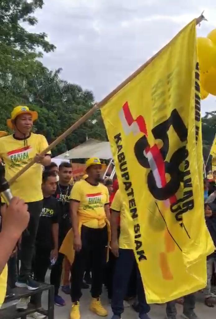 Siak Menguning, Ribuan Warga Ikut Serta Meriahkan HUT Golkar Siak