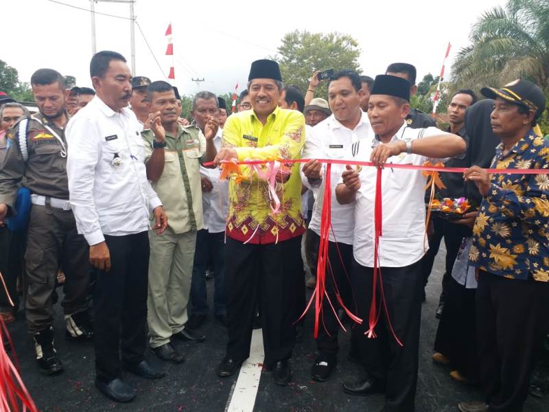 Resmikan Pasar Rakyat Talang Bosa, Alfedri Berharap Bisa Meningkatkan Ekonomi Masyarakat