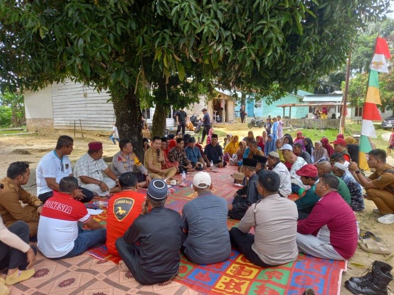 Dibawah Batang Mempolam, Kapolres Pelalawan Sampaikan Pesan Kamtibmas dengan Penuh Keakraban