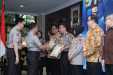 Dinilai Berhasil Menjalankan Manajemen Media, Kabid Humas Polda Banten Raih Penghargaan Dari Kapolri