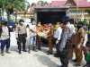 Wakil Bupati Serahkan Bantuan Paket Sembako dan Masker ke Masyarakat Bandar Seikijang